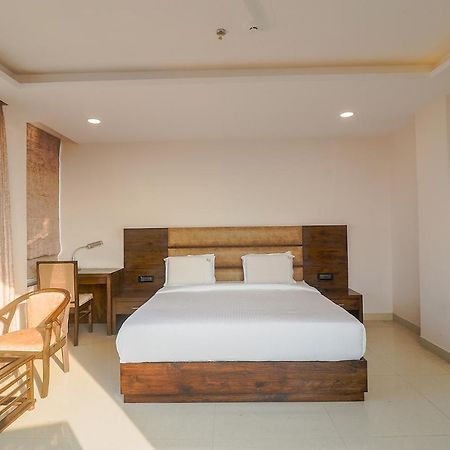 Fabhotel Mid Town Grand Panchkula Exterior photo